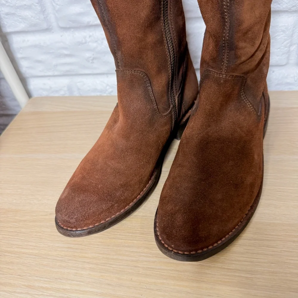 Frye brand new